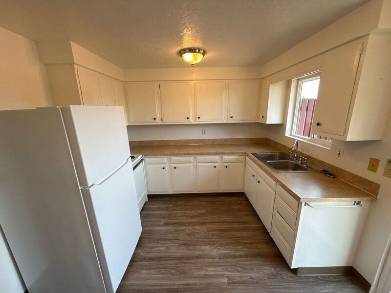 926 Se Uglow Ave #6 - Photo 7 of 24