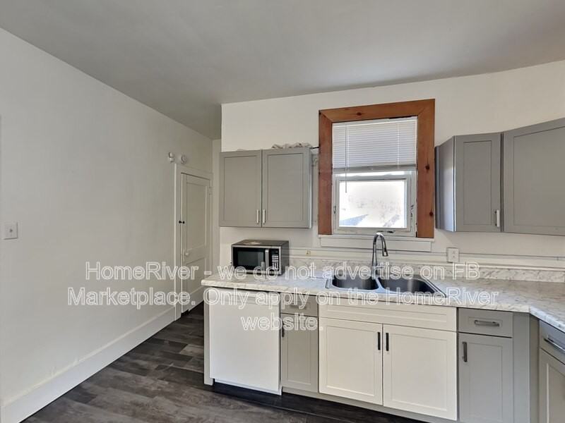 522 Division St - Photo 6 of 17