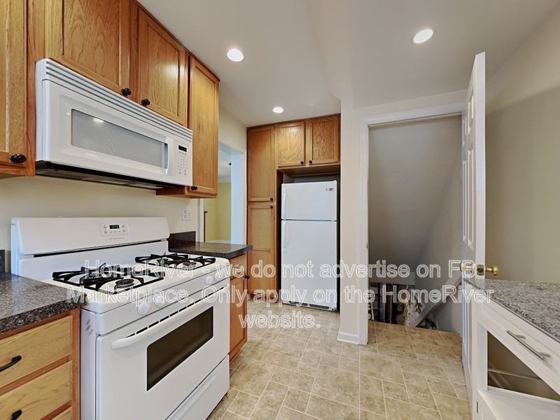 639 Southern Ave - Photo 5 of 17