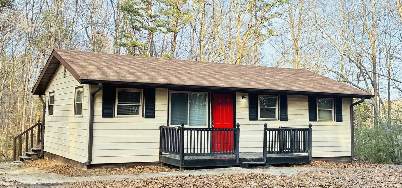 131 Lindsay St - Photo 2 of 13