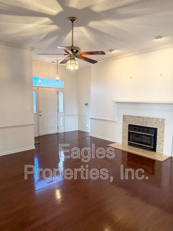 107 Roundtree Ln - Photo 4 of 19