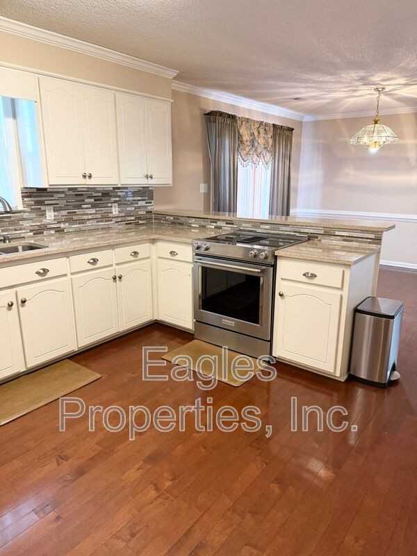 107 Roundtree Ln - Photo 6 of 19