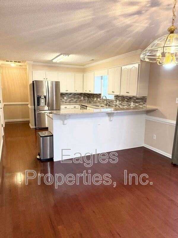 107 Roundtree Ln - Photo 7 of 19