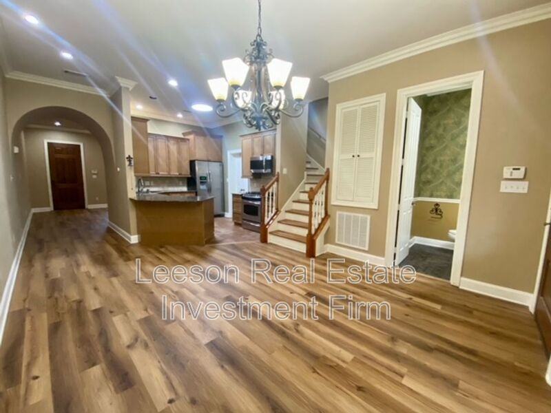 1040 Sunshine Ln - Photo 5 of 15