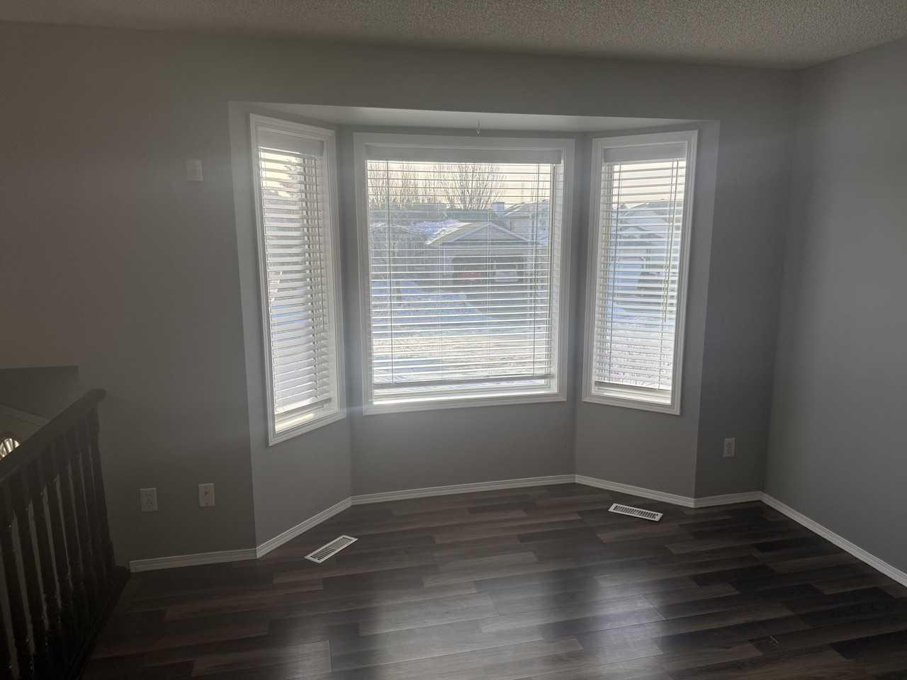 1079 Jones Cres Nw - Photo 7 of 36