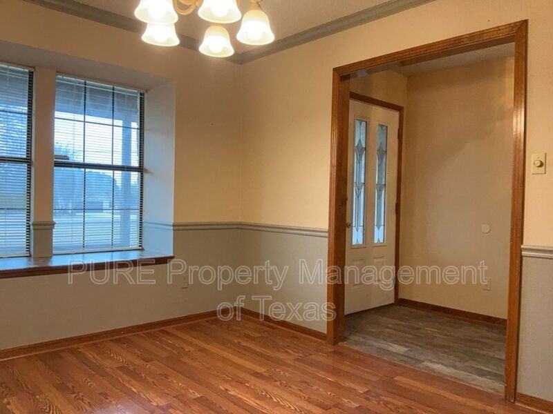 2004 Walsh Dr - Photo 5 of 27