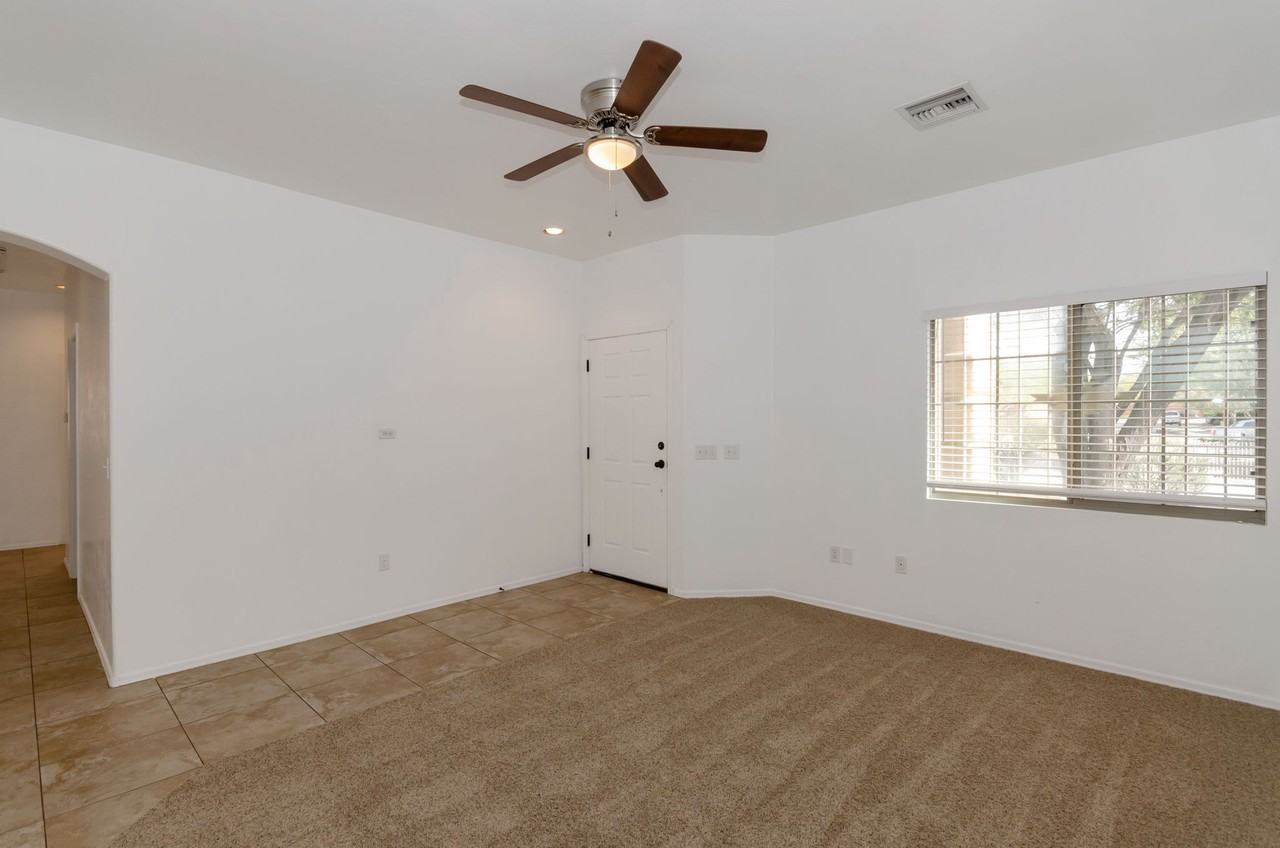 10427 E Rita Ranch Crossing Cir - Photo 3 of 24