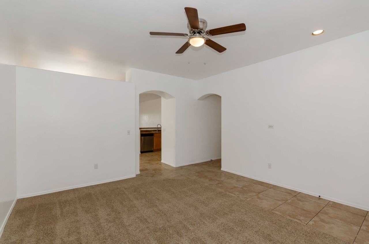 10427 E Rita Ranch Crossing Cir - Photo 4 of 24