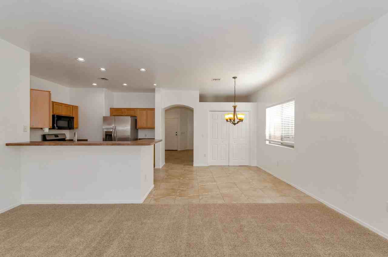 10427 E Rita Ranch Crossing Cir - Photo 7 of 24