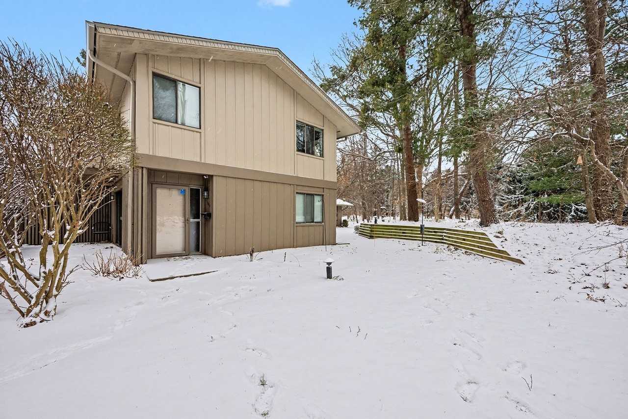 3812 Greenleaf Cir - Photo 2 of 18