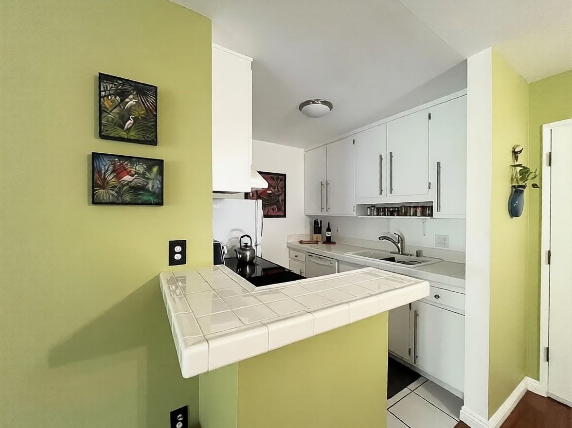 3605 W Hidden Ln - Photo 7 of 16