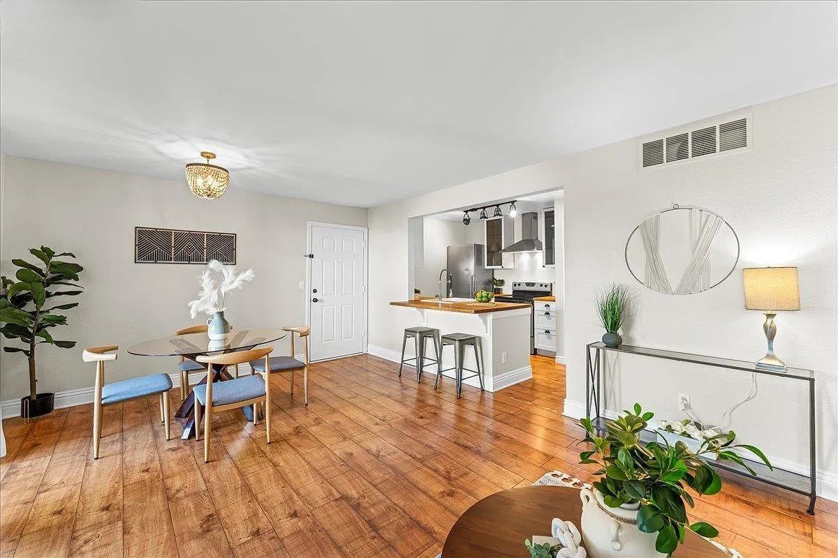 235 Reflections Dr - Photo 5 of 22