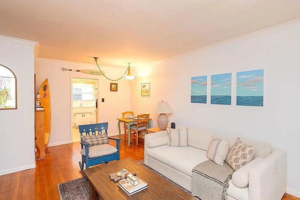 1334 E 1st St - Photo 3 of 10