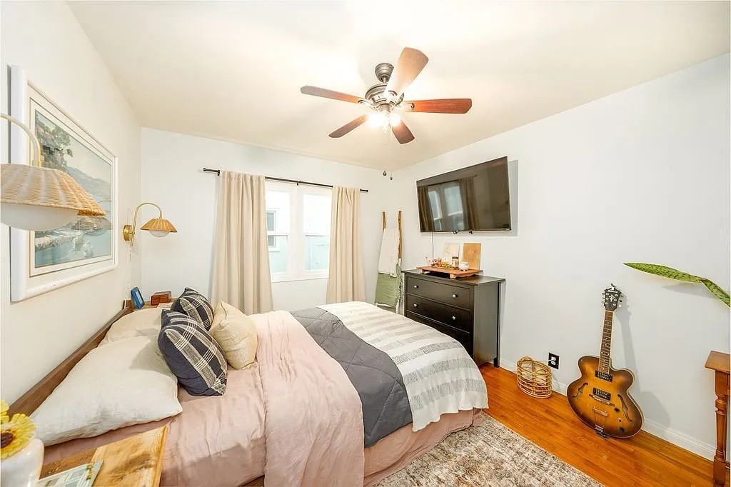 1334 E 1st St - Photo 5 of 10