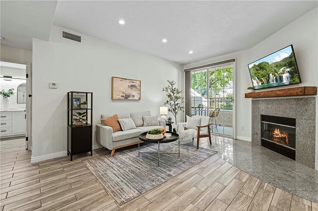 24143 Del Monte Dr - Photo 7 of 18