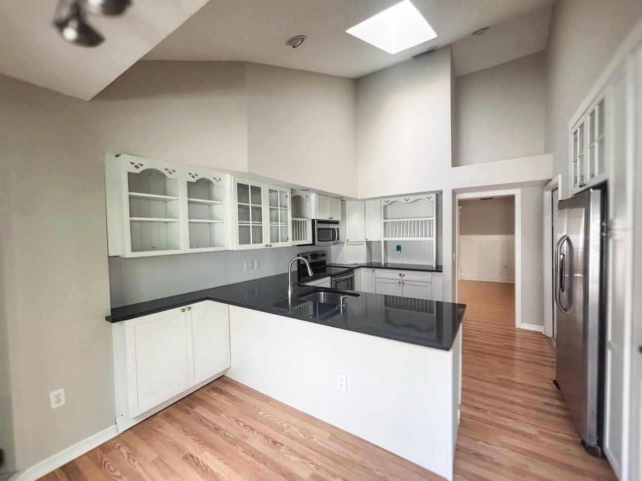 4494 Ascot Cir N - Photo 6 of 18