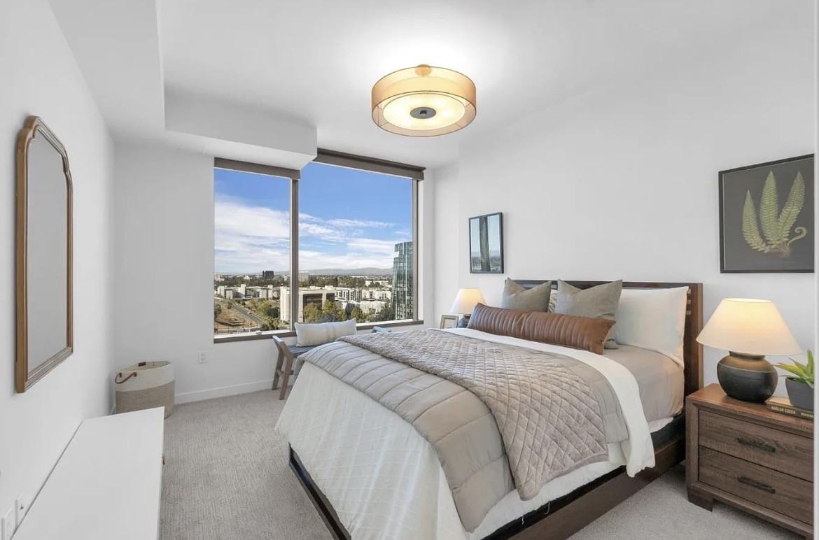 38 N Almaden Blvd #1413 - Photo 2 of 10