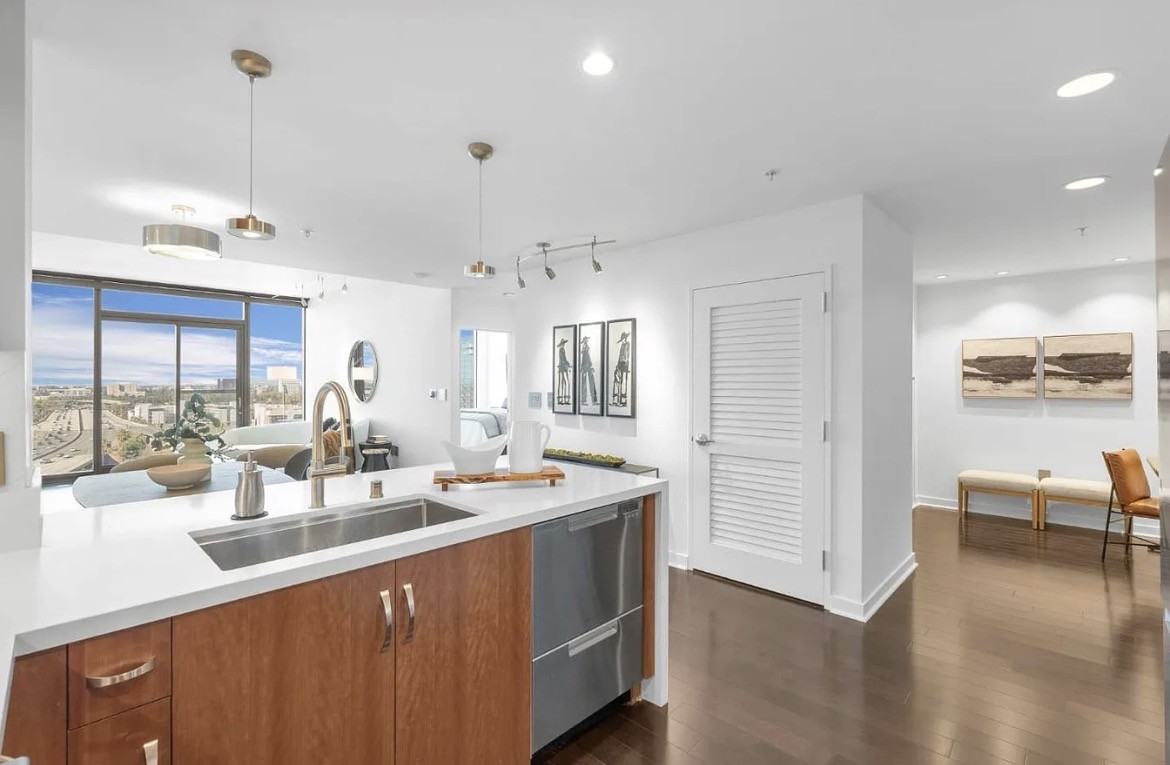 38 N Almaden Blvd #1413 - Photo 7 of 10