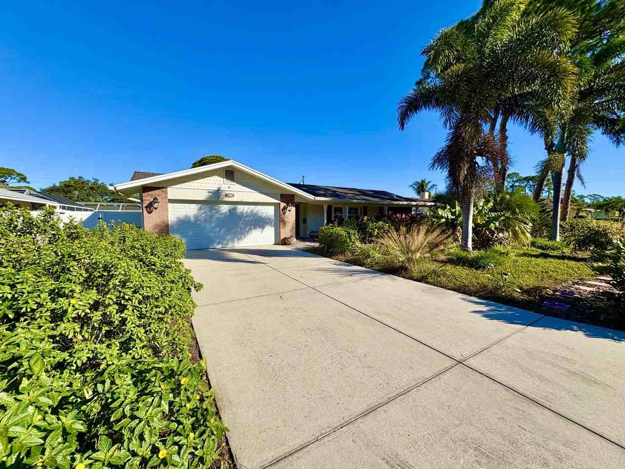 1201 86th Ave N - Photo 2 of 29