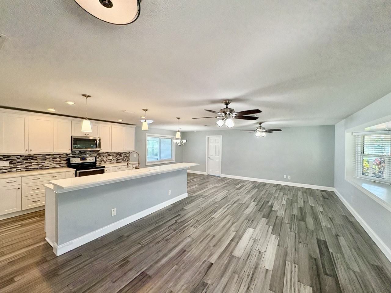 1201 86th Ave N - Photo 4 of 29