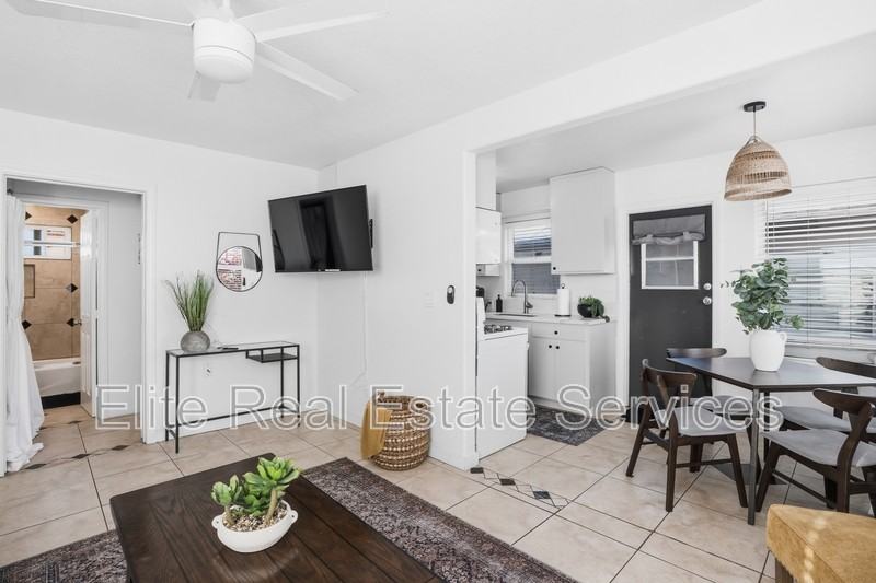 2606 Juan St - Photo 2 of 23