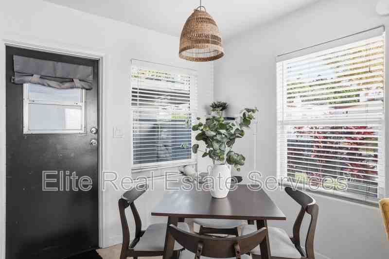 2606 Juan St - Photo 5 of 23