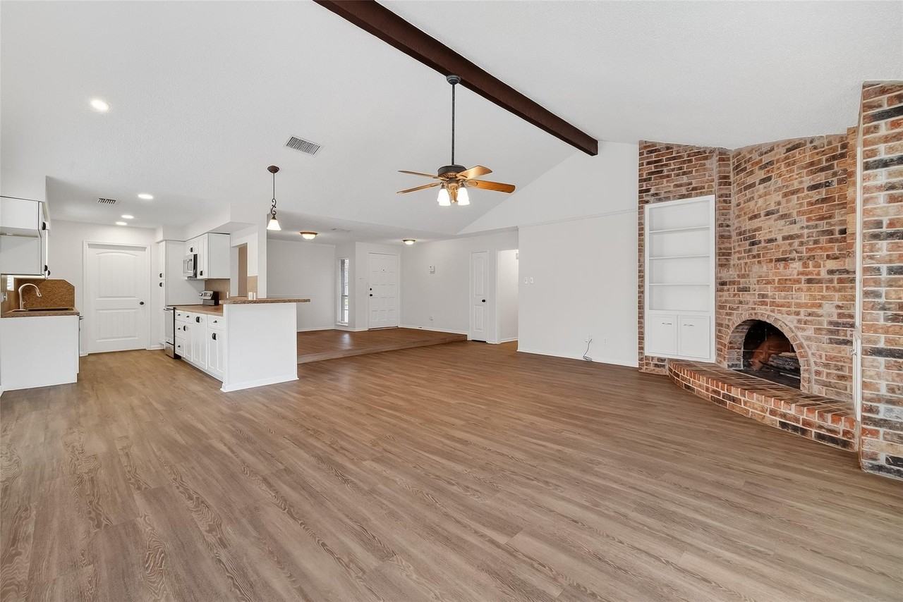 9538 Ravensworth Dr - Photo 6 of 29