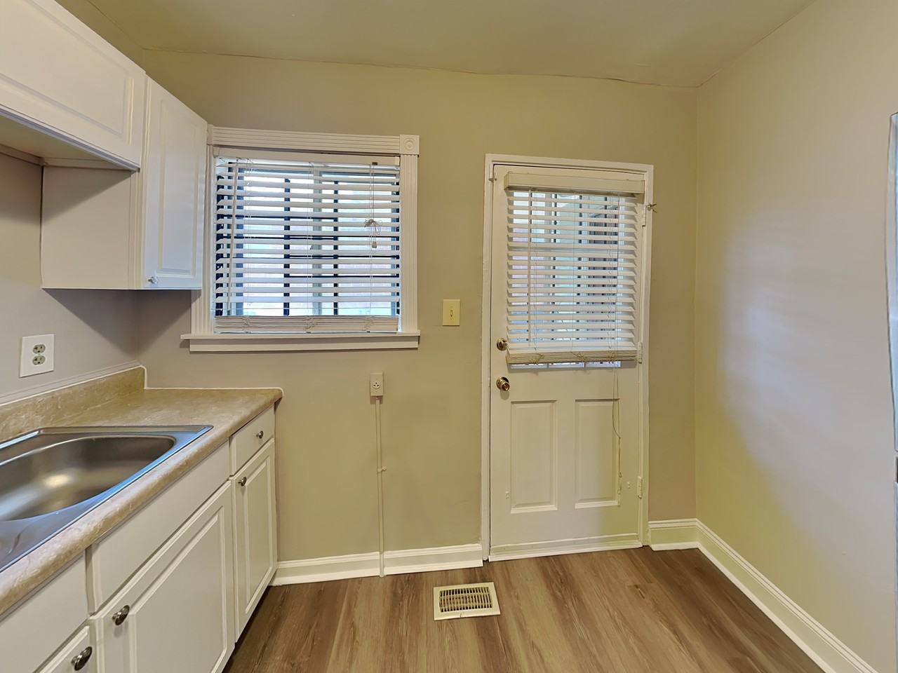 1332 Eubanks Ave #2 - Photo 6 of 15