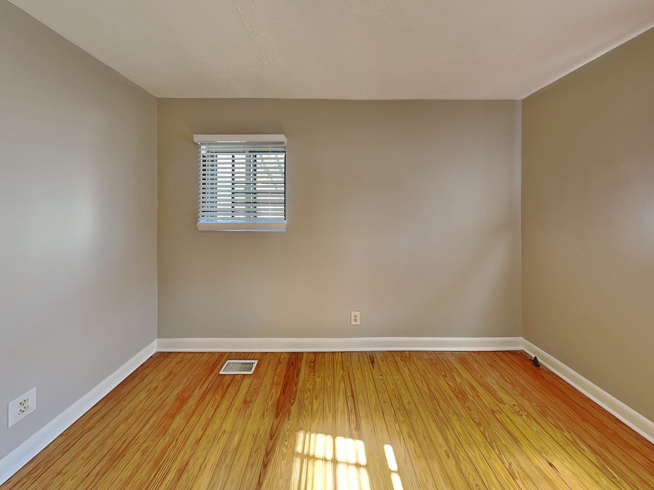 1332 Eubanks Ave #2 - Photo 7 of 15