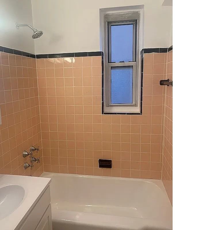 2080 Barnes Ave #3D - Photo 6 of 9