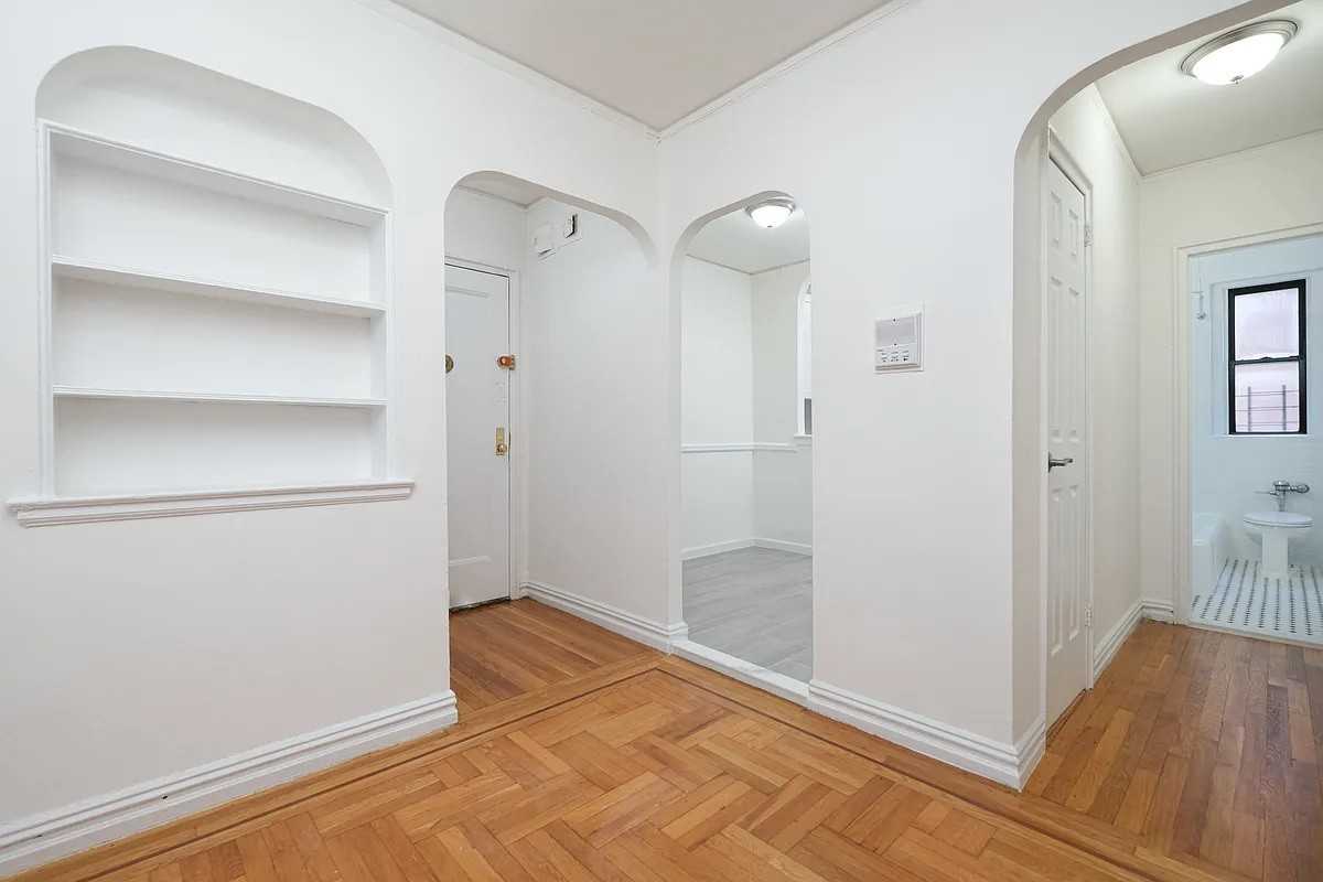 2685 Creston Ave #5A