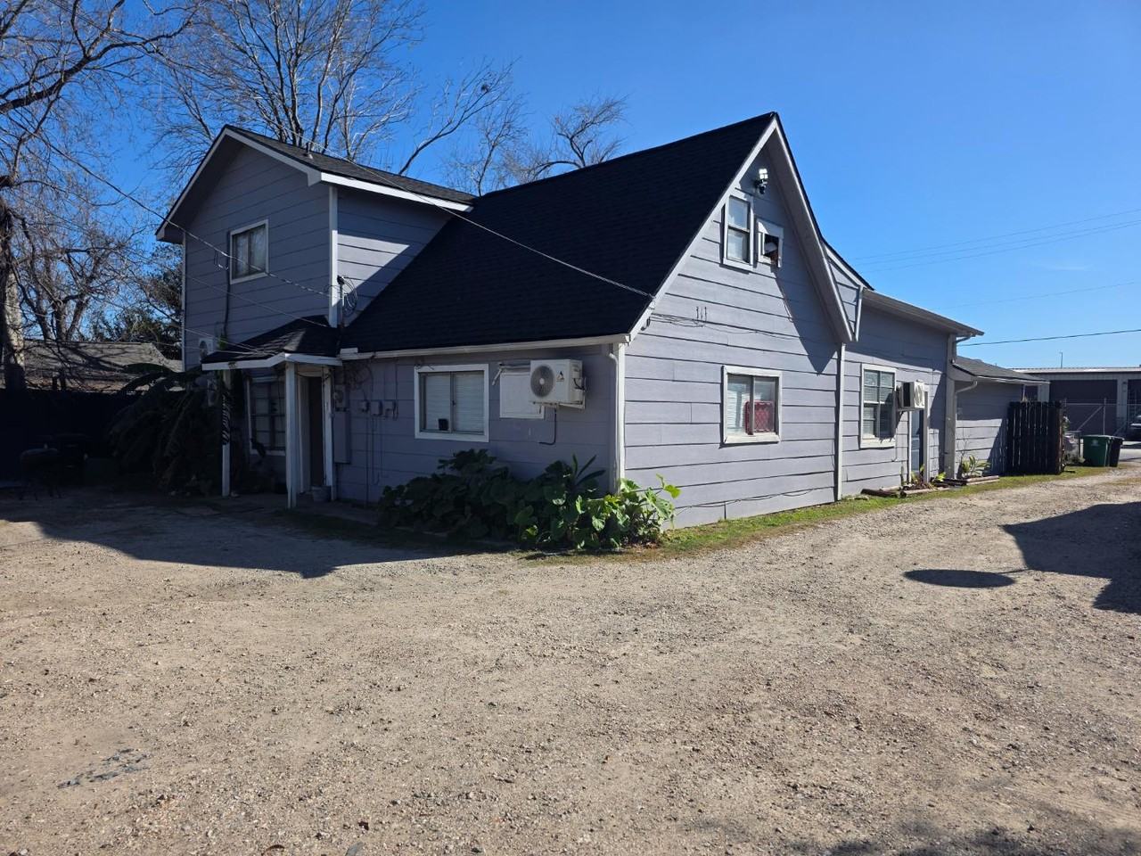 13433 Topeka - Photo 2 of 10