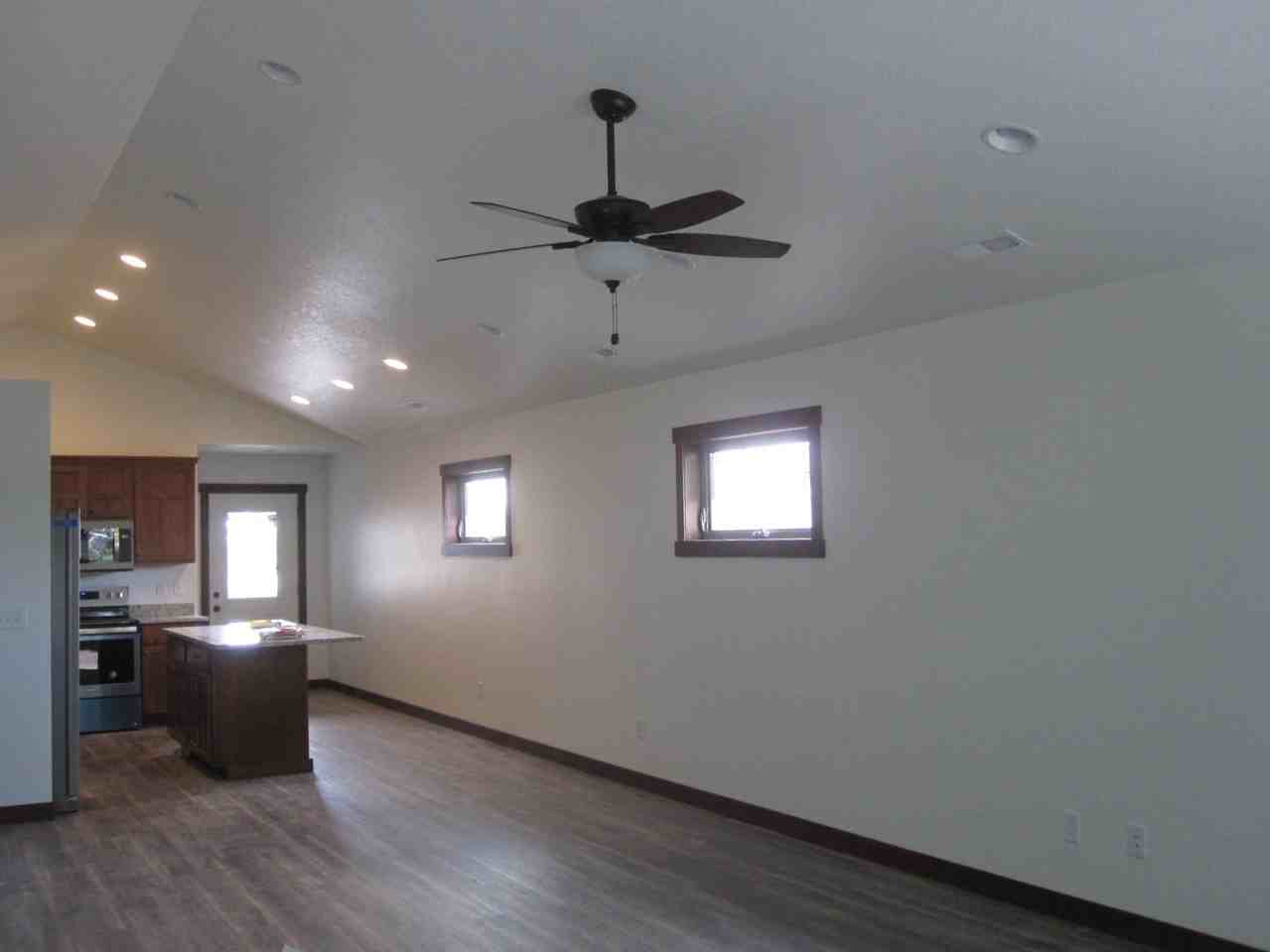 1739 Aspen Ct - Photo 3 of 16