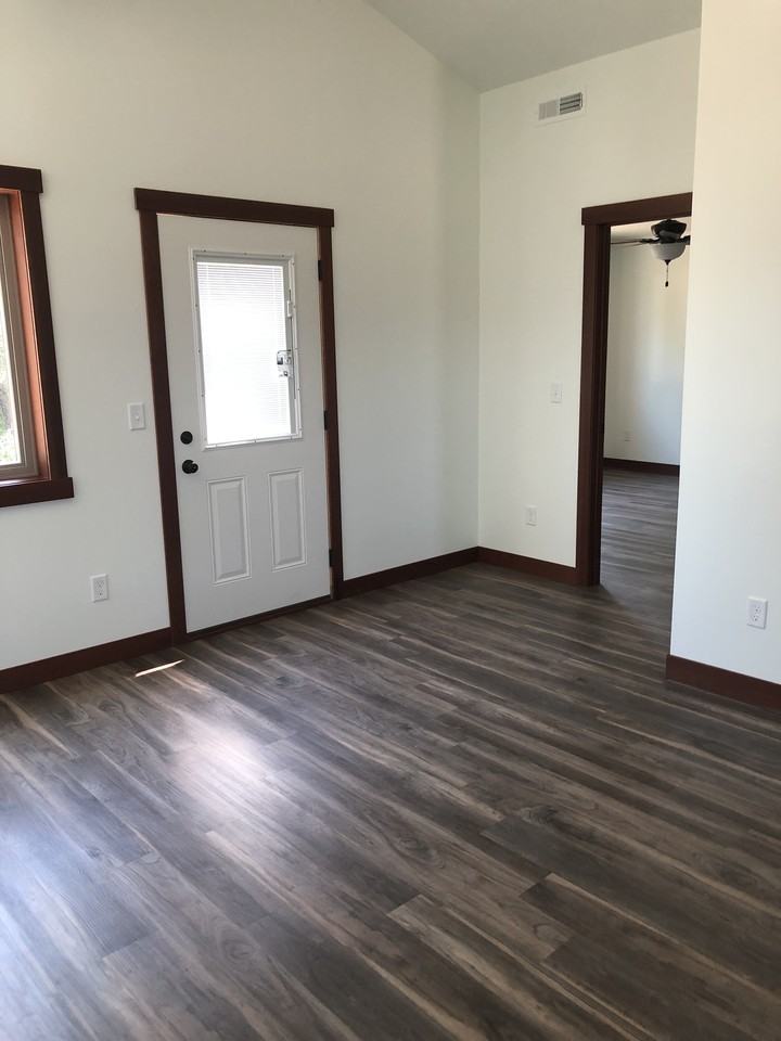 1739 Aspen Ct - Photo 4 of 16