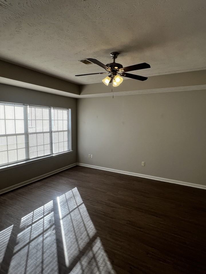 3415 Malvern Hill Dr - Photo 3 of 18