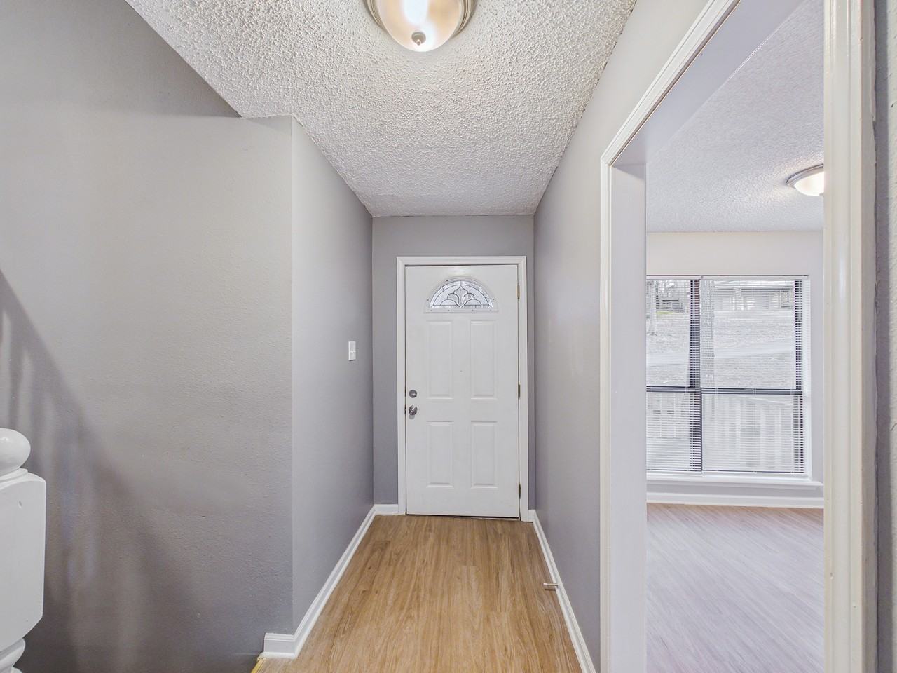 4913 Foxrun Cir - Photo 2 of 18