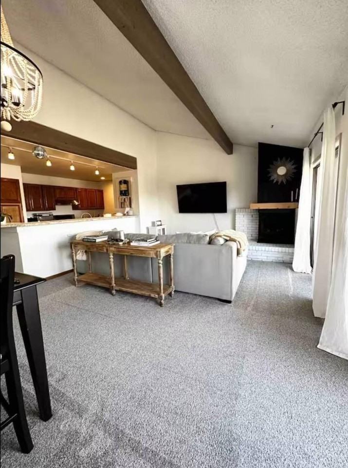 385 Explorer Ct - Photo 3 of 20