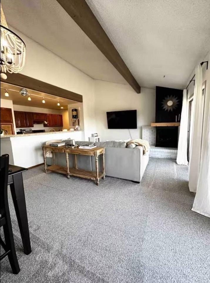 385 Explorer Ct - Photo 4 of 20