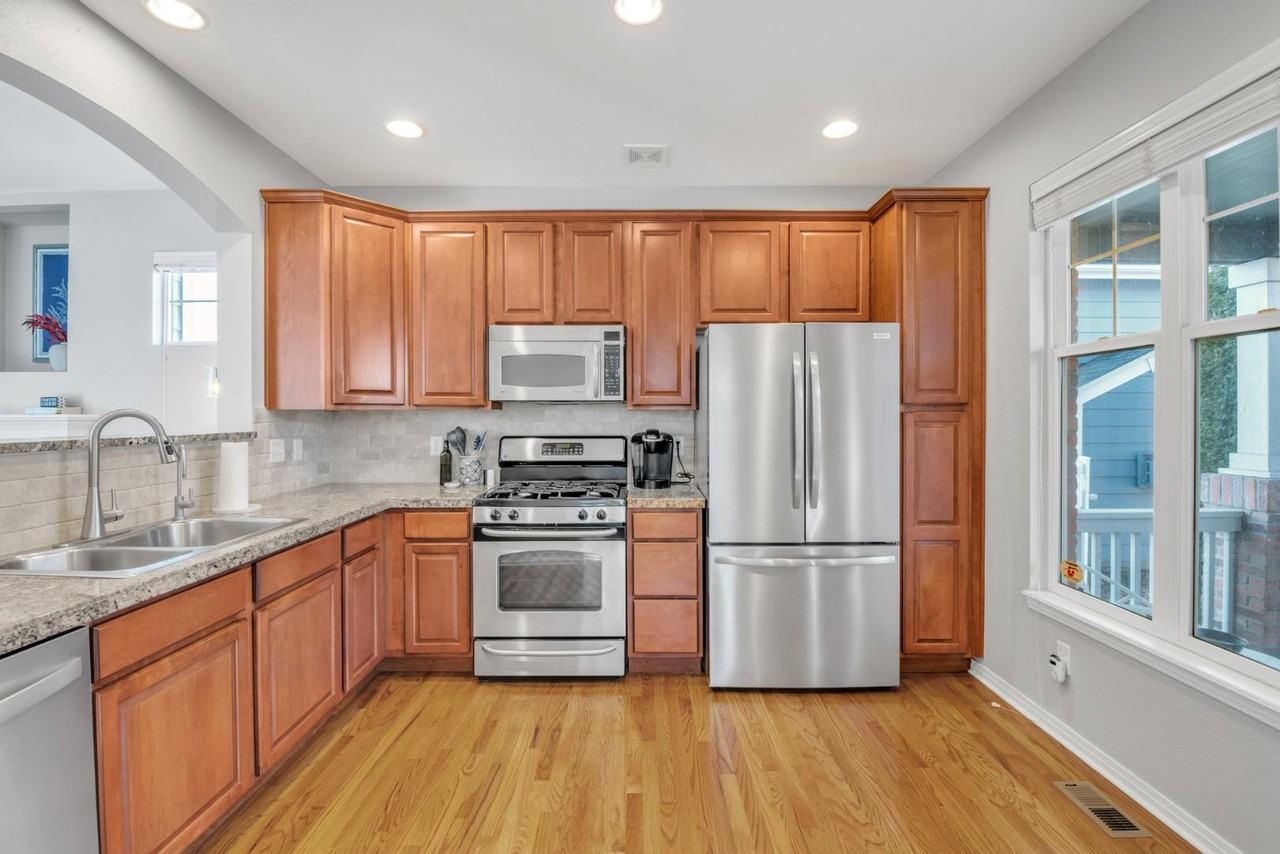 2633 Rock Creek Dr - Photo 5 of 20