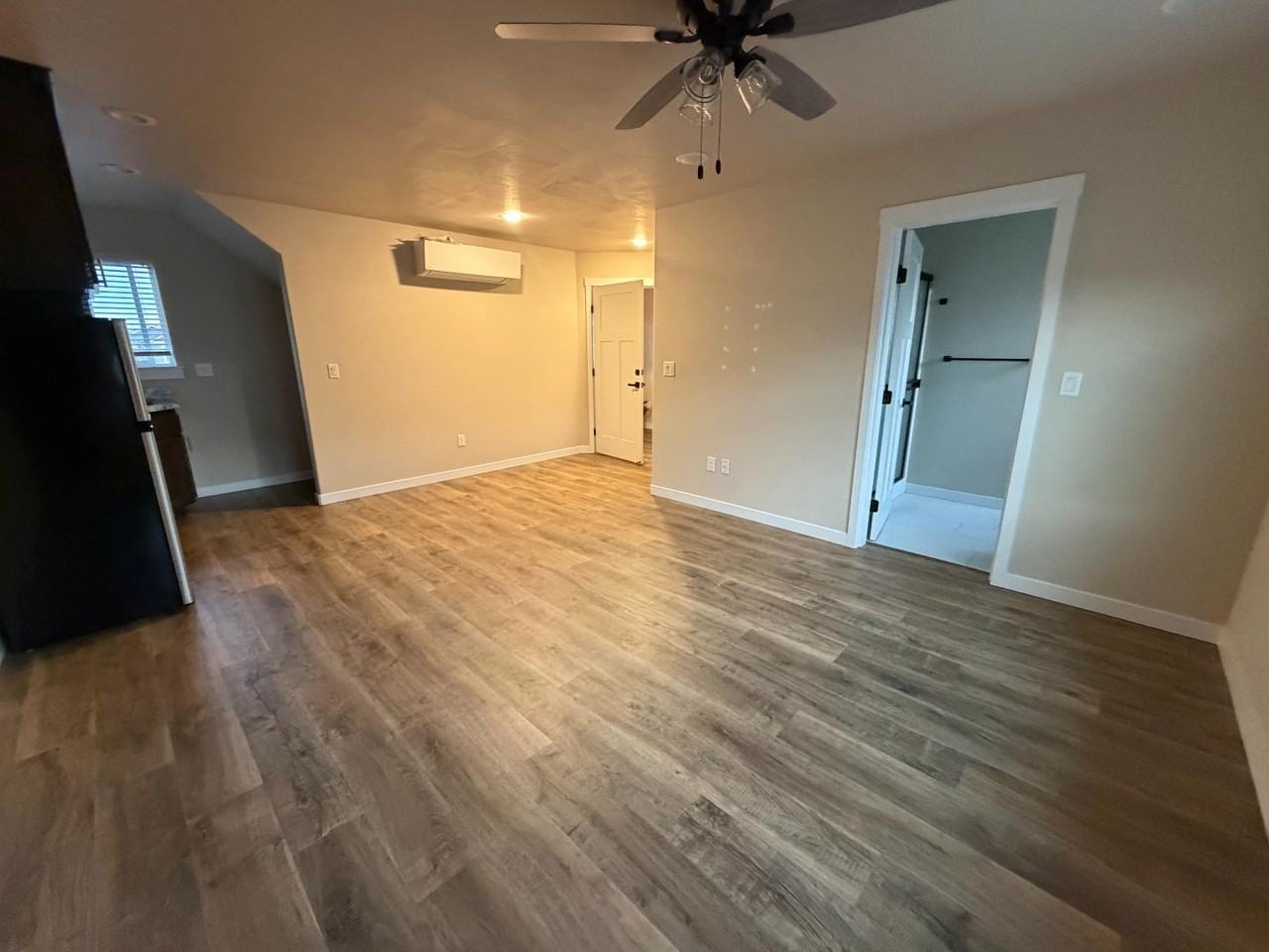 7863 28th St - Photo 2 of 5