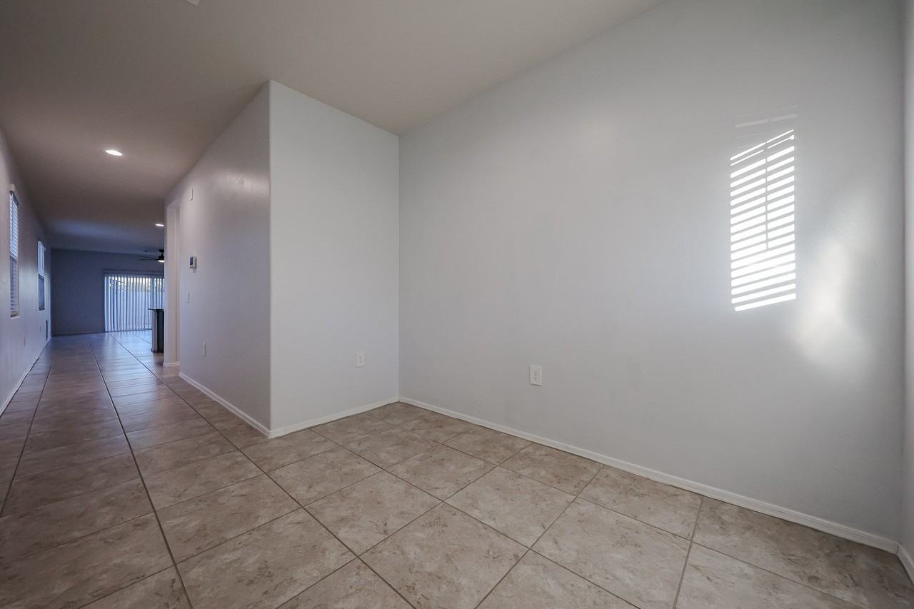36472 W San Capistrano Ave - Photo 3 of 36