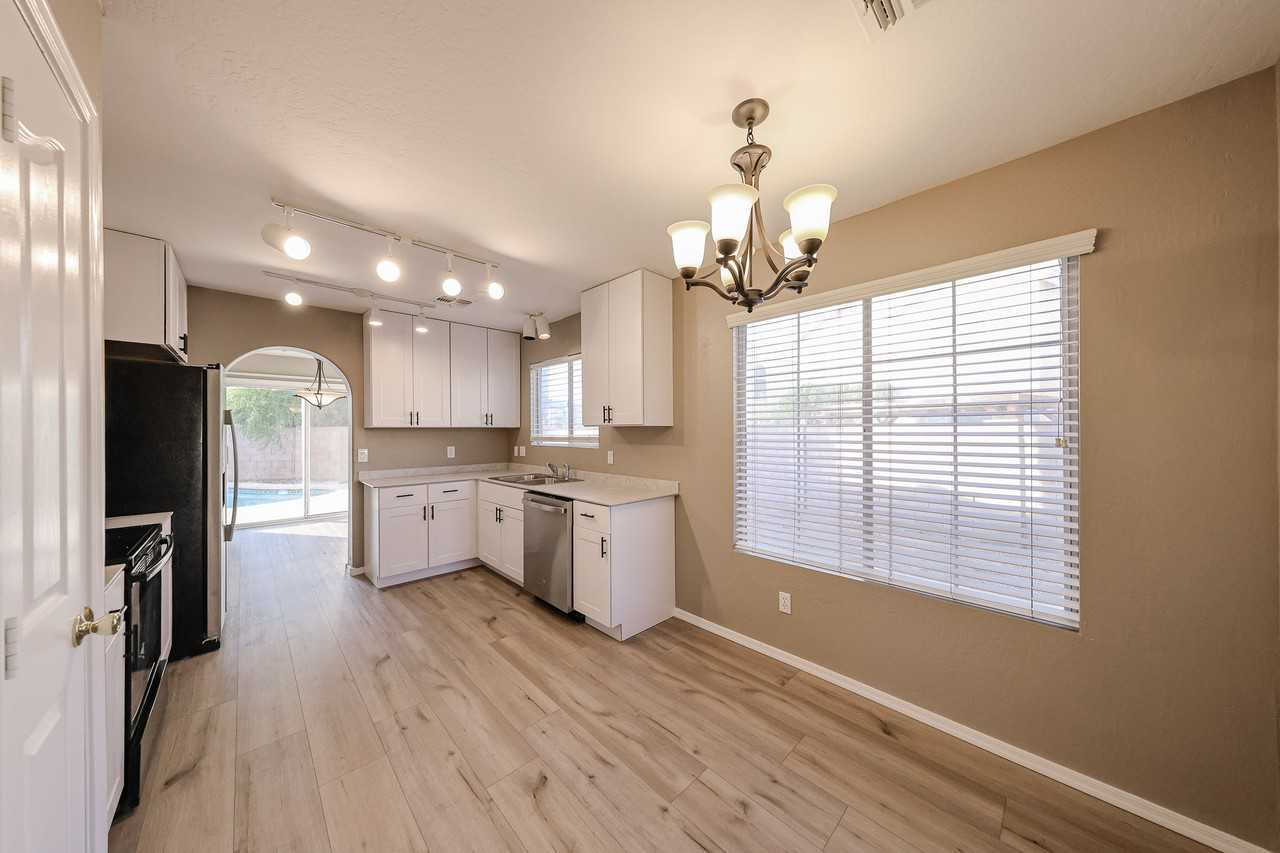 3719 E Inverness Ave #14 - Photo 6 of 48