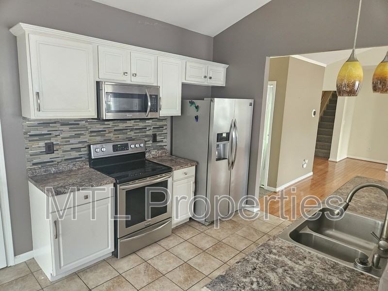 2717 Hartley Hills Dr - Photo 3 of 16