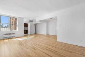 featured image of 3185 Crescent St #501