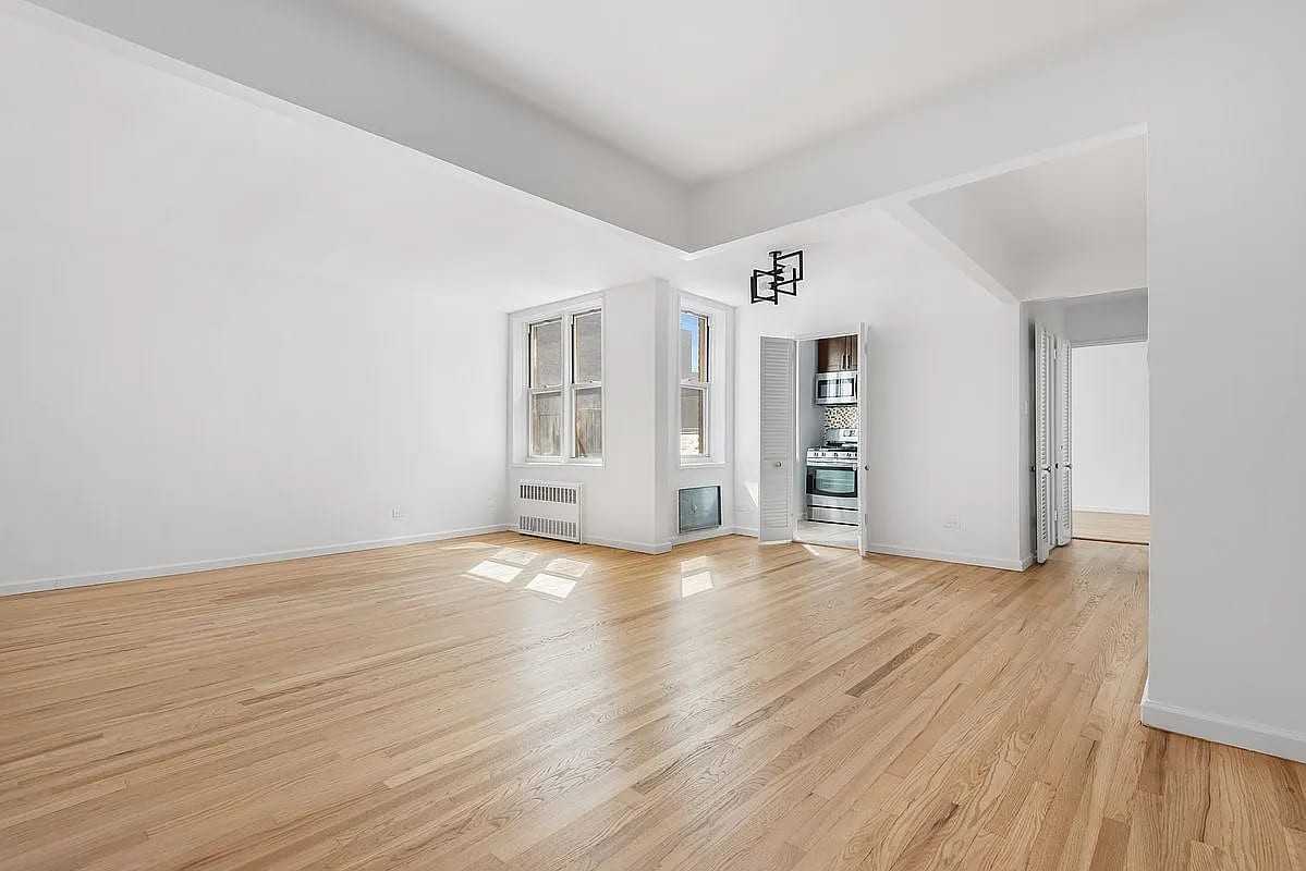 3185 Crescent St #501 - Photo 2 of 10