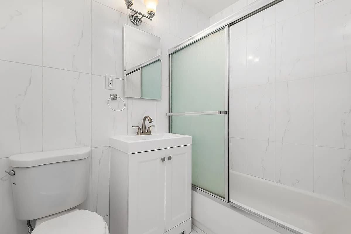 3185 Crescent St #501 - Photo 5 of 10