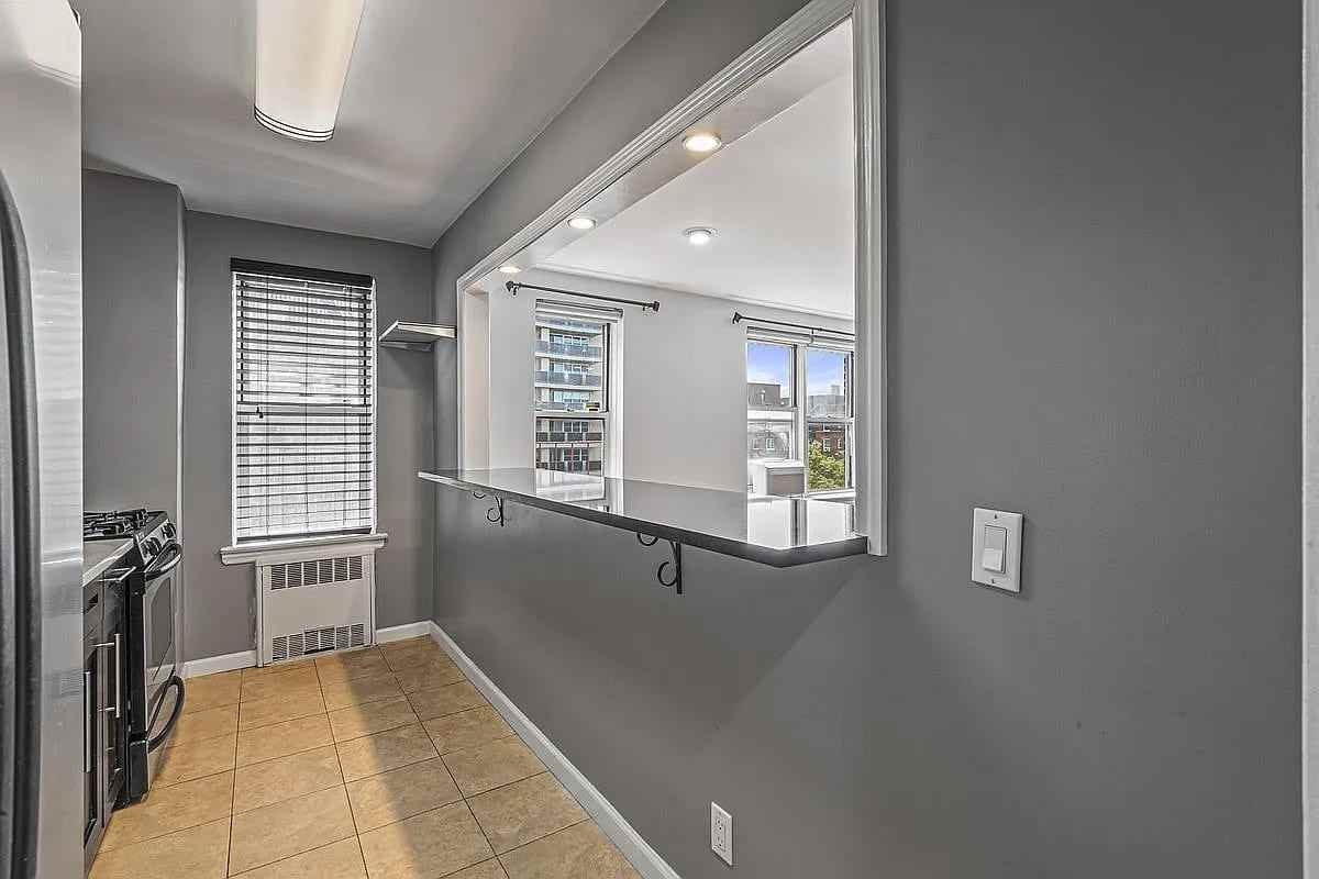 6637 Yellowstone Blvd #6G - Photo 5 of 9