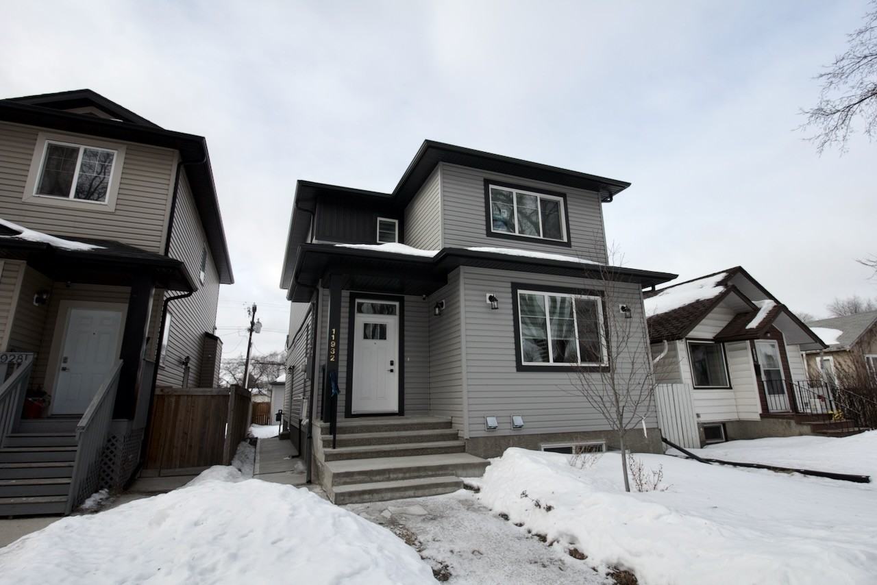 11932 64 St Nw - Photo 3 of 50