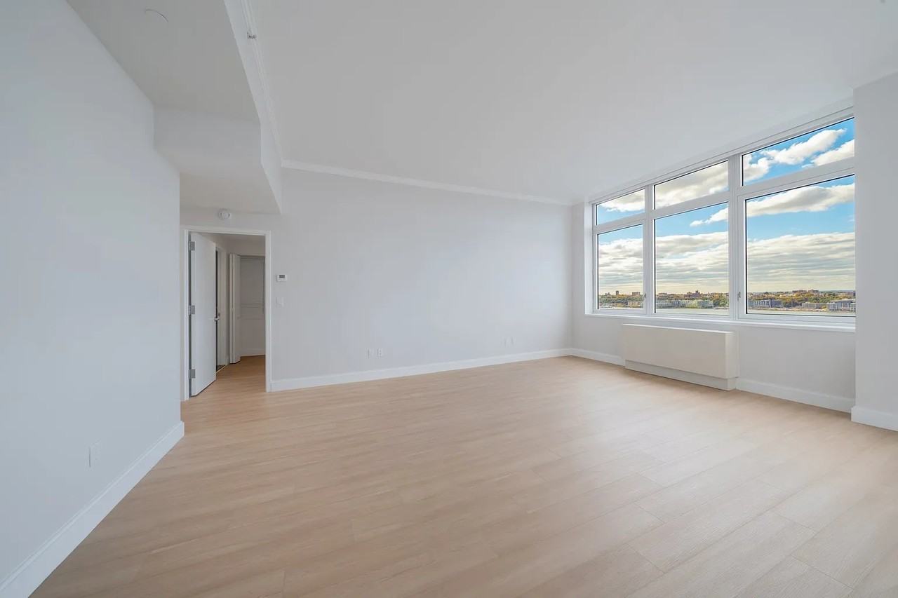 140 Riverside Blvd #2002 - Photo 5 of 17