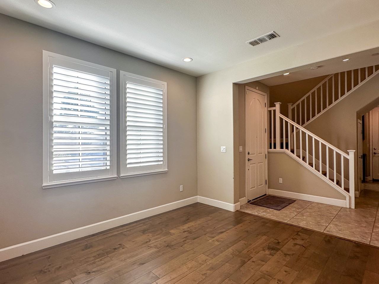 373 Market St - Photo 3 of 16